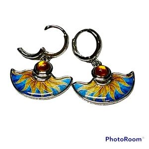 Sun motif silver earrings in huggie style NEW